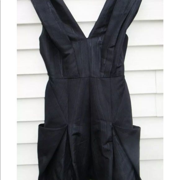 BCBGMAXAZRIA Amerie black bubble hem with pockets V neck dress size 6. - Picture 9 of 9